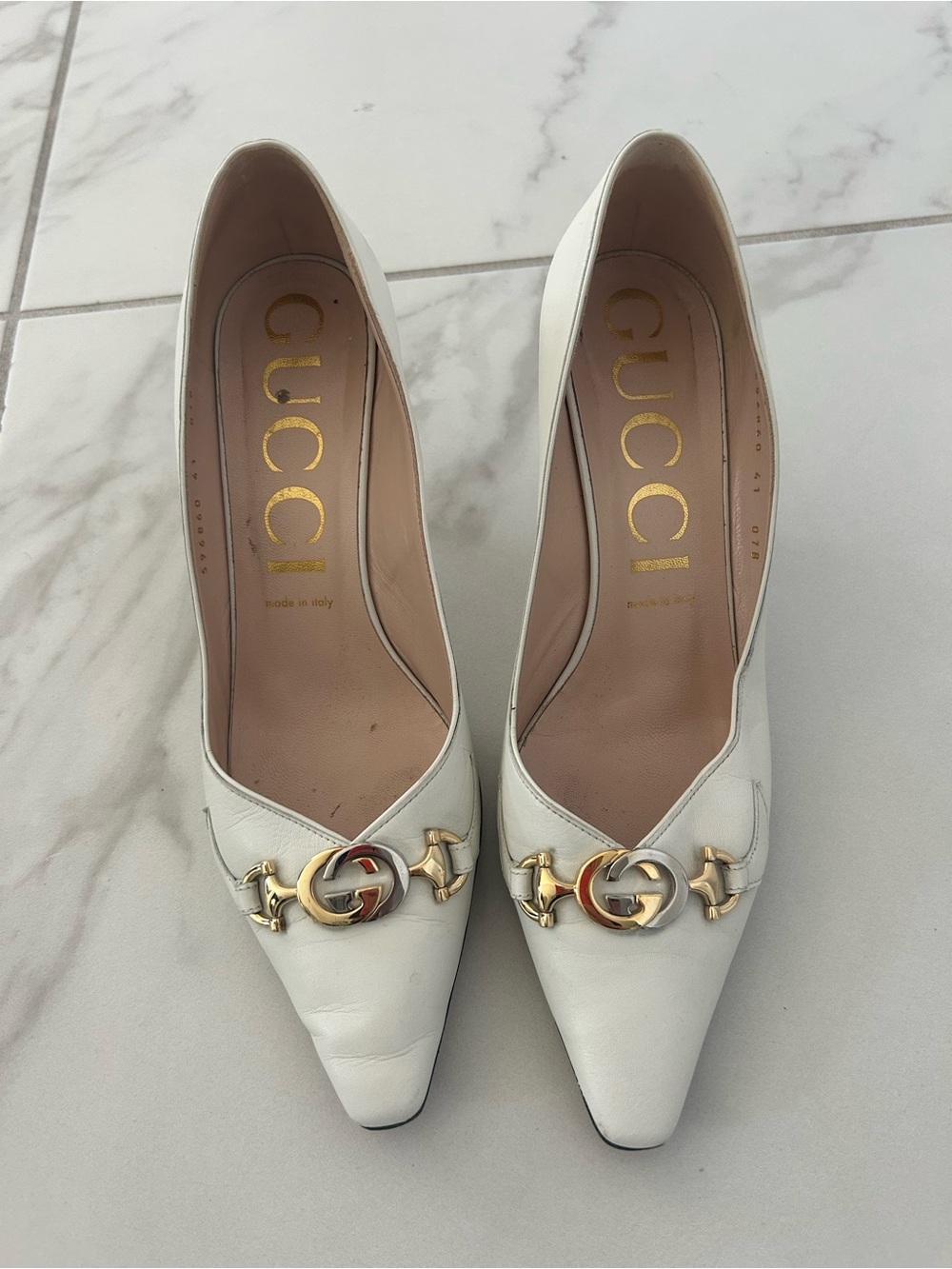 Gucci Women's White Leather Pump with Gold Horsebit